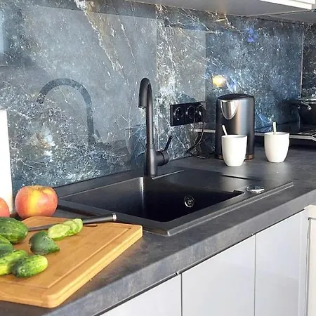 Apartment 2 *