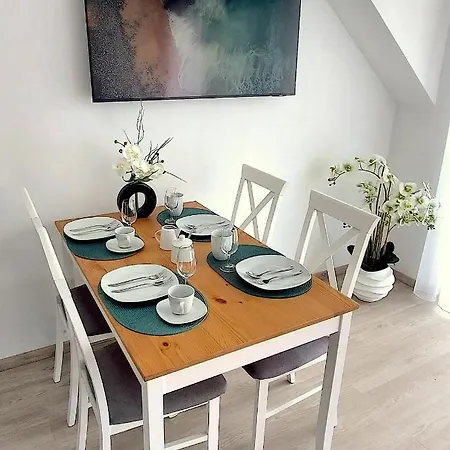 2 Apartment *